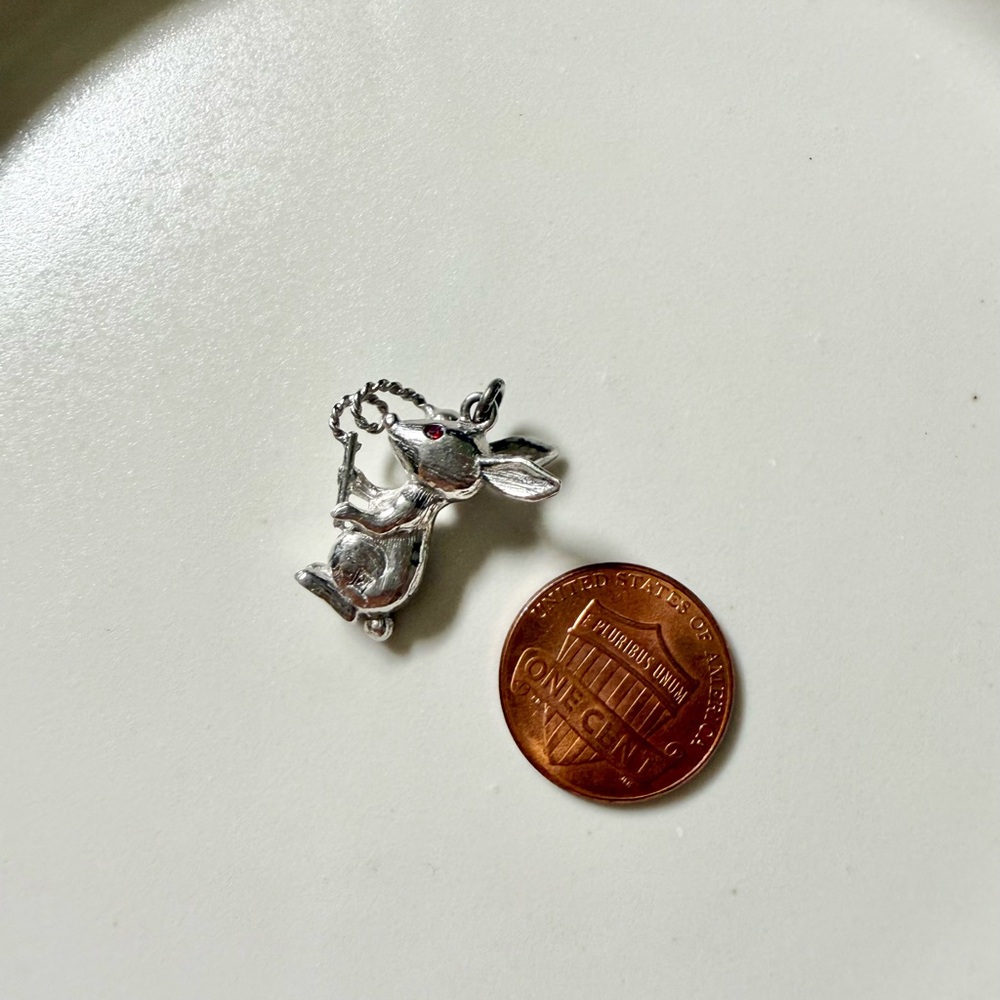 Vintage Sterling Silver Wells Bunny Charm - Picture 8 of 9